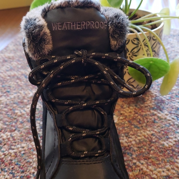 *3 for $25*   Weatherproof Black Boots - Size 6.5 Wide - Picture 6 of 10